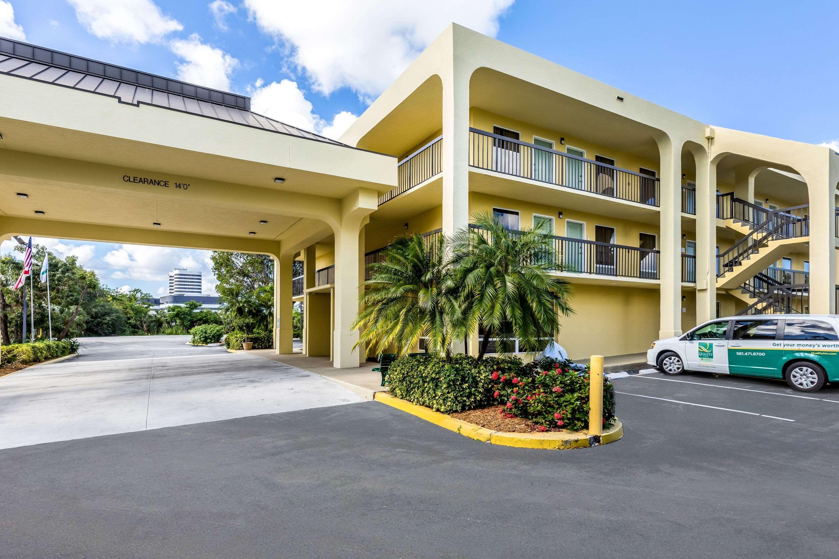 Quality Inn Palm Beach International Airport Вест-Палм-Біч Екстер'єр фото