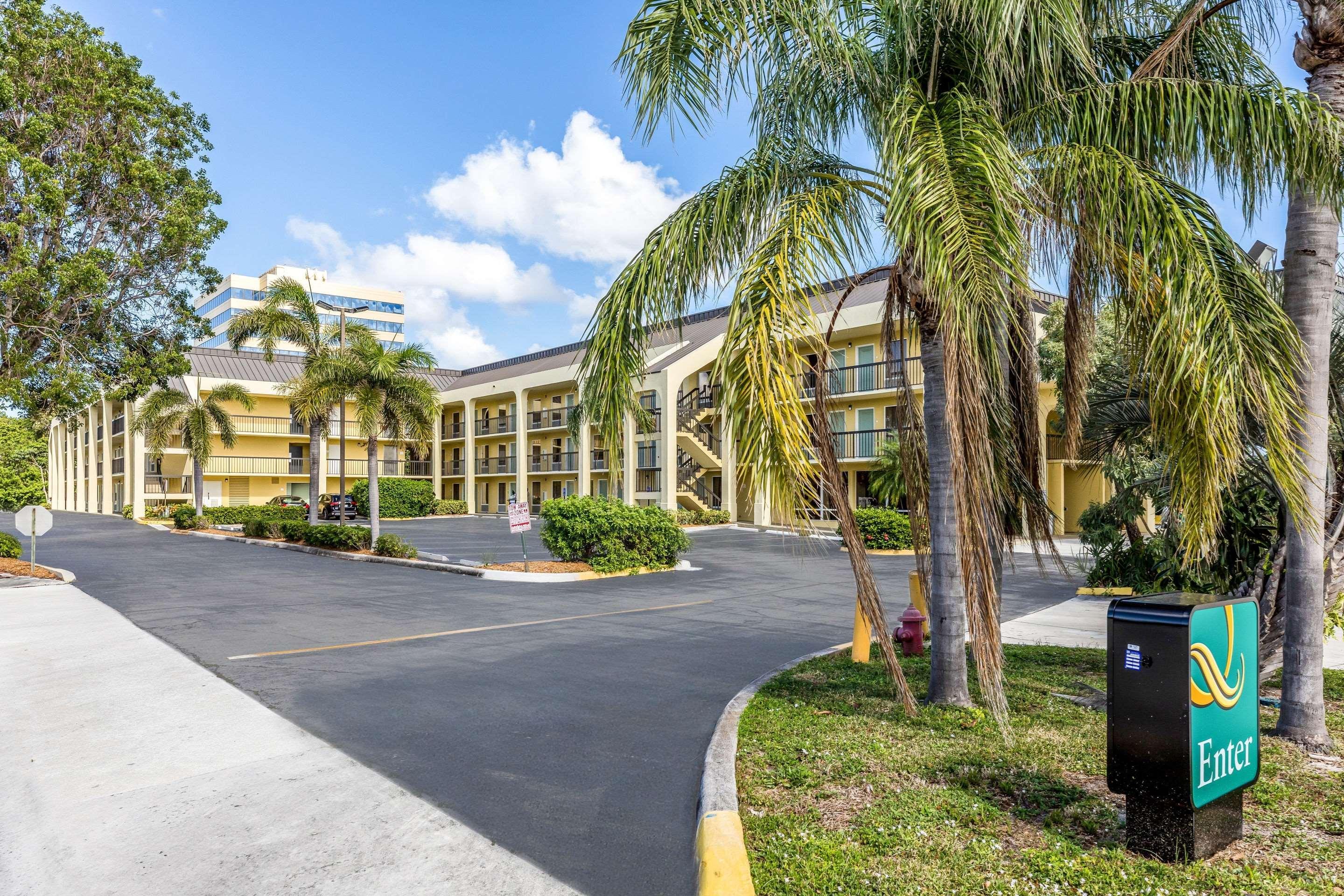 Quality Inn Palm Beach International Airport Вест-Палм-Біч Екстер'єр фото