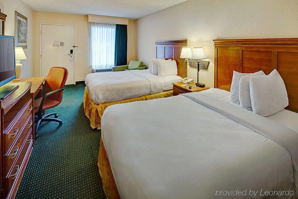 Quality Inn Palm Beach International Airport Вест-Палм-Біч Екстер'єр фото